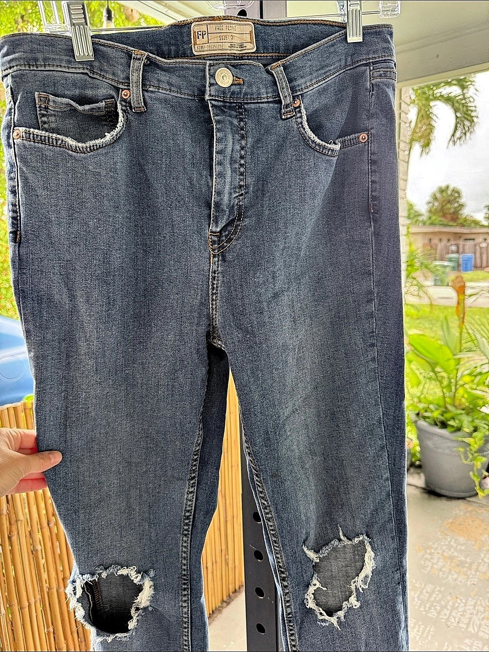 Free People Distressed Skinny Jeans in Blue Waist 31